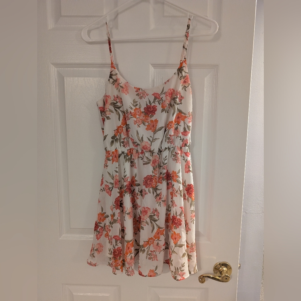 Forever 21 Floral White Coral Dress Size Small